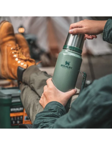 Termo Clasico 950 Ml Con Manija Y Tapon Cebador Verde Stanley